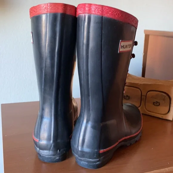 SOLD Hunter Festival Black and Red Laceup Rain Boots - Picture 4 of 6